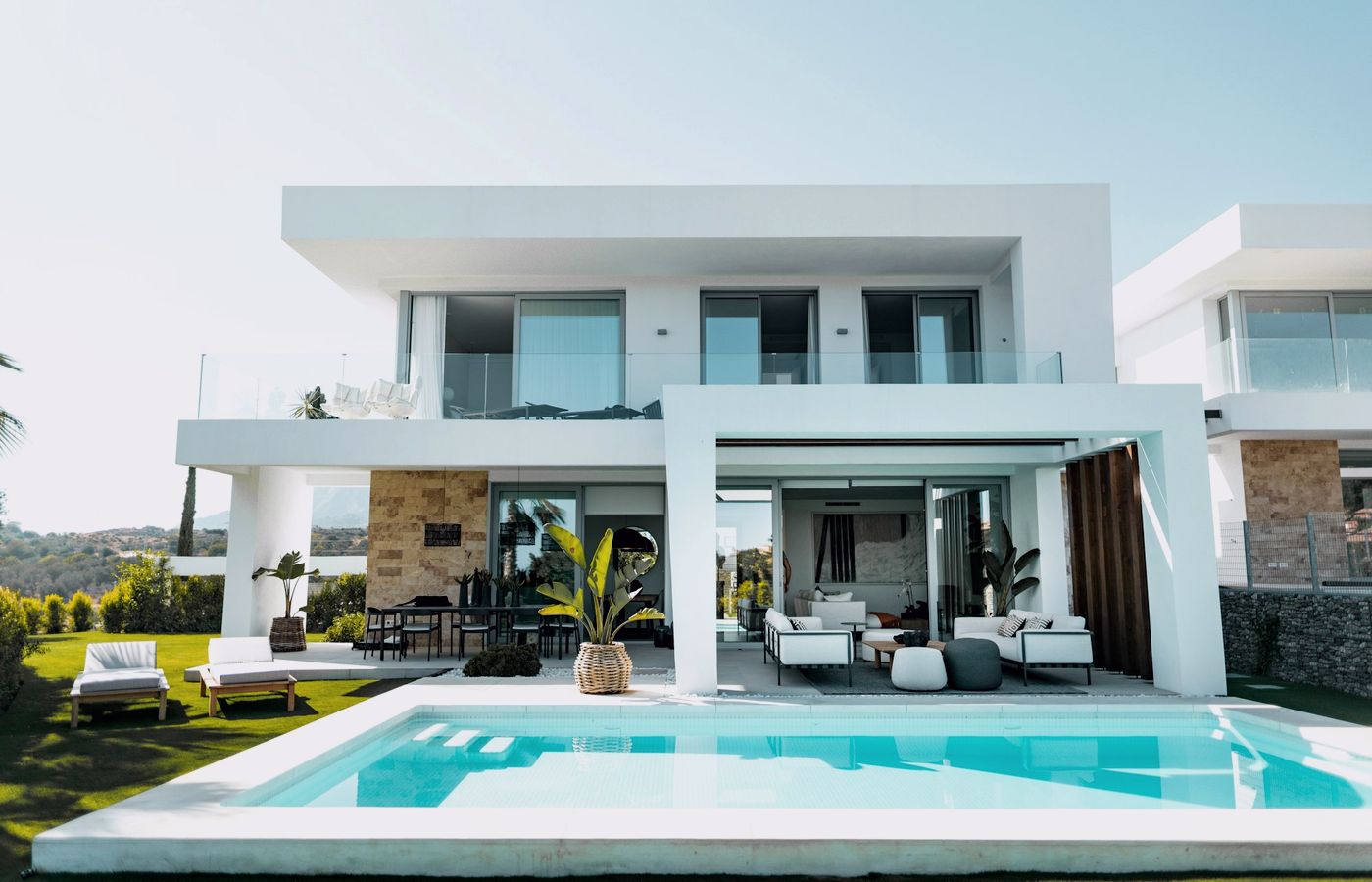 Luxury villa with a pool, private and safe